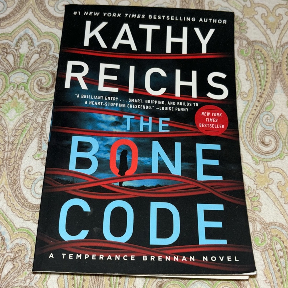 GUC The Bone Code  by Kathy Reichs Paperback